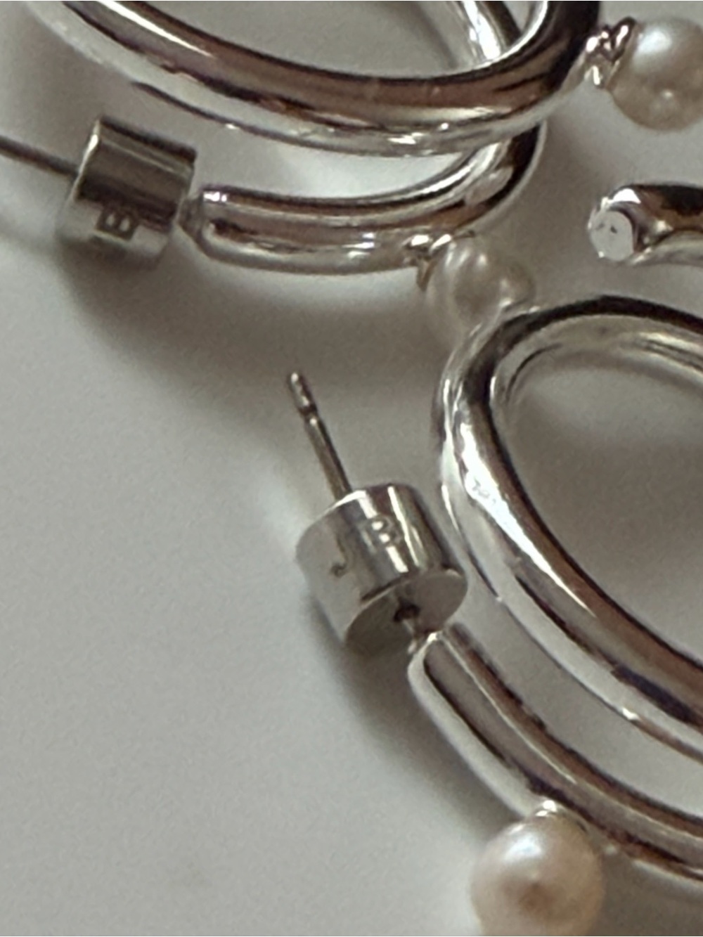 NWOT Jenny Bird Silver Hoop Earrings with Pearl Accents - Picture 7 of 9